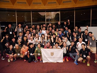 懇親会後に記念の集合写真を撮影！