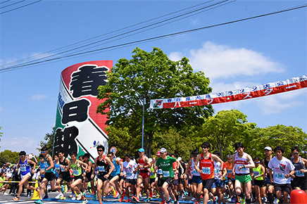 都心から1時間強！初夏の江戸川沿いを走る人気のハーフマラソン「春日部大凧マラソン大会」