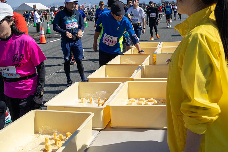 エイドで提供される熊本の地元グルメも人気