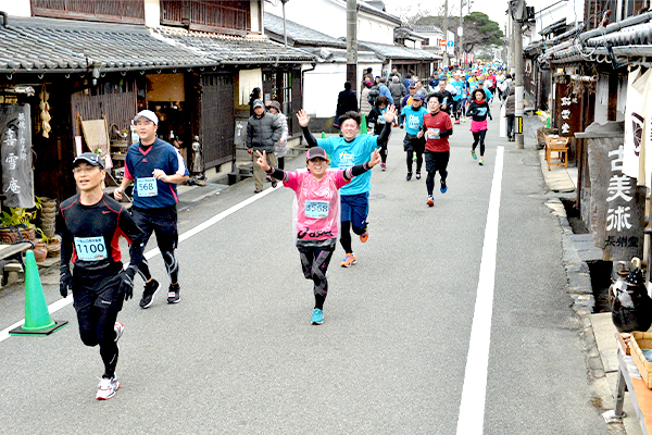 世界遺産の中を駆け巡る！「維新の里 萩城下町マラソン」