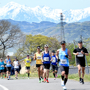 残雪の北アルプスが見守る美しく平坦な信濃路コース。「第27回長野マラソン」で自己ベスト更新！