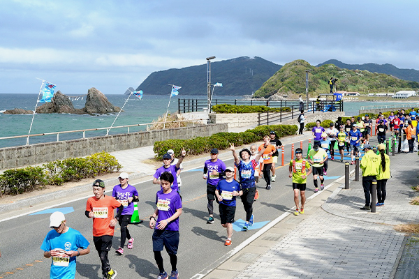 都市・海・山の風景にグルメ！　福岡を五感で楽しみ尽くす「福岡マラソン」締切迫る！
