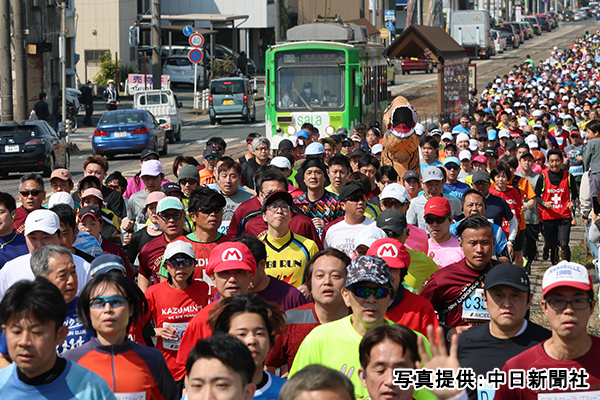 路面電車と並走!フィニッシュ後には充実のおもてなしも!「鈴木亜由子杯 穂の国・豊橋ハーフマラソン」受付中