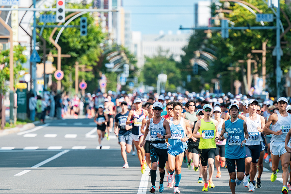 北の大地を駆け巡る!真夏のフルマラソン「北海道マラソン」3/29エントリー開始