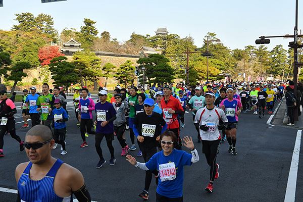 大会100撰連続選出、朝ドラ『ばけばけ』聖地フィーバーも！　「国宝松江城マラソン」は12月6日（日）開催