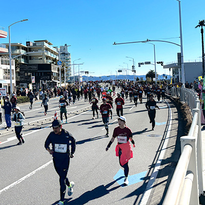 江の島発着、富士山と湘南海岸の絶景&平坦コース「湘南藤沢市民マラソン」(1月24日)エントリー受付中