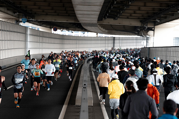 自己ベスト続出!屋根付き高速コース「神奈川マラソン」(2月7日開催)エントリー開始