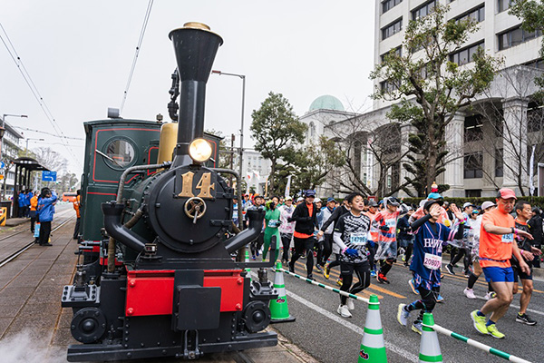  全国屈指の人気大会。応援、おもてなし、道後温泉を満喫できる「愛媛マラソン」（2/7開催）【一般エントリーは8/20まで！】