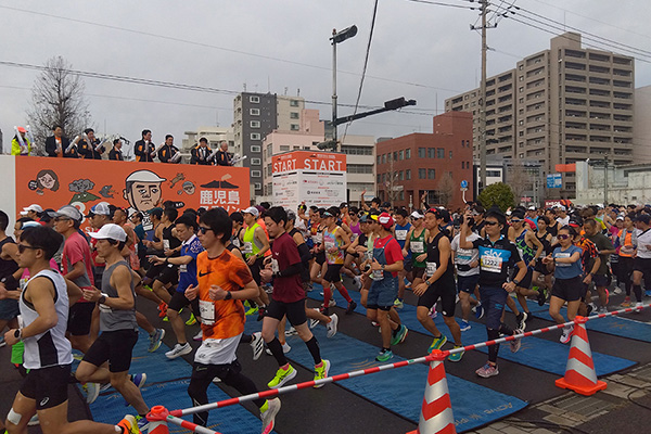桜島の勇姿に鹿児島グルメ、沿道の大声援に胸熱の42.195km。「鹿児島マラソン2027」は3月7日（日）開催