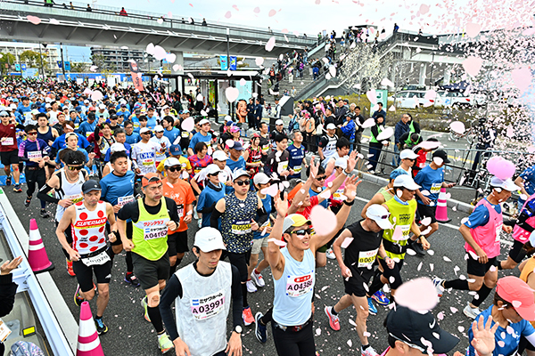 超フラットコースで自己ベストを狙う！　充実のおもてなしが大好評の「さが桜マラソン2027」は3月21日（日）開催