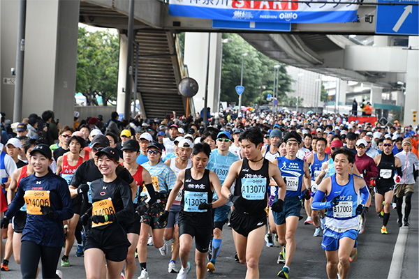 箱根の学生ランナーも多数参加。全天候型の新コースが話題の「神奈川マラソン」で自己ベスト更新！