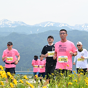 絶景の立山連峰に名水＆グルメ！大会100撰常連の「黒部名水マラソン」3/16締切！