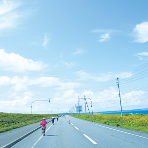 「日本のてっぺん」をスタート！　北海道の味覚と絶景を堪能「日本最北端わっかない平和マラソン」エントリー開始
