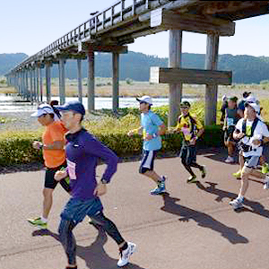 記録を狙える高速コースと驚きの大エイド「しまだ大井川マラソンinリバティ」エントリー受付中！