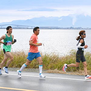 大会100撰連続選出。宍道湖としじみ汁の温もりが優しく迎えてくれる「国宝松江城マラソン」受付中！