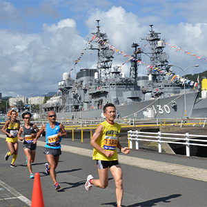【新コース！】迫力の護衛艦を一望！「舞鶴赤れんがハーフマラソン」を走ろう