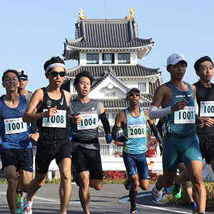 ふたつの城を結び、重要文化財を走る高速コース「おおがきマラソン」受付中