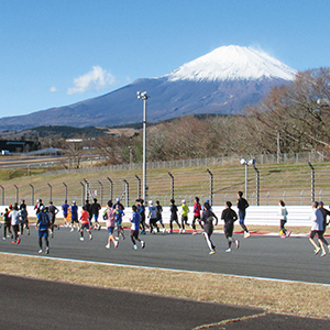 今大会は2月開催に！　富士山を見ながらサーキットを走れる高揚感が格別「富士マラソンフェスタin FUJI SPEEDWAY」
