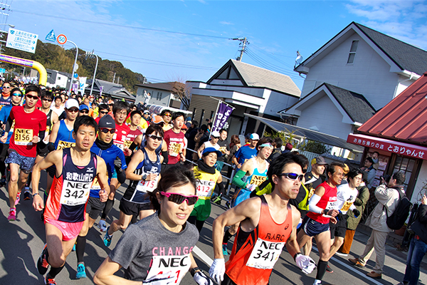 世界文化遺産、熊野古道の歴史街道を駆け抜ける！「紀州口熊野マラソン」