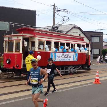 海鮮に冷やし塩ラーメン、グルメも名所もコースに満載。最高のおもてなしファンラン「函館マラソン」2/17エントリー開始！