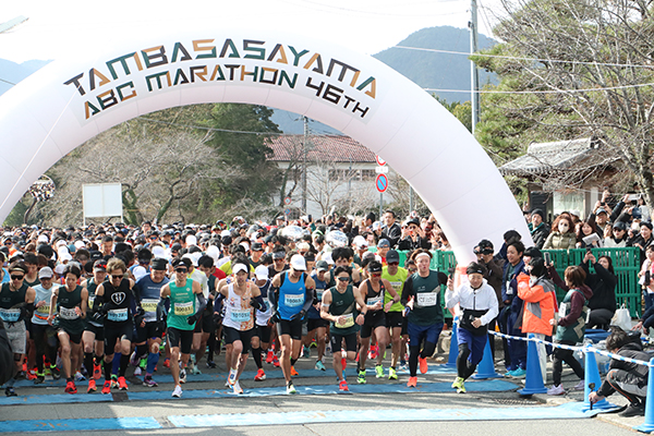 「全国ランニング大会100撰」常連！ 名物しし汁と丹波焼メダルも楽しみな「丹波篠山ABCマラソン」は3月7日開催