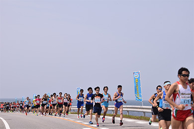 海岸沿いのコースは景色も良く、潮風が心地良い