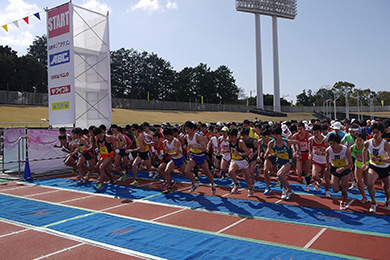 大学陸上部から小学生まで、幅広い層のランナーが参加