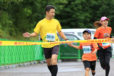 小学生も参加できる種目や、親子種目もあり