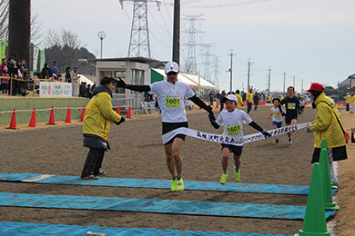 ハーフ、10km、5km、2kmの4種目全15部門を用意。大人から子どもまで参加できる