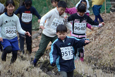 3.5kmのどろんこ棚田を駆けぬく、どろんこ大運動会も併催しています！