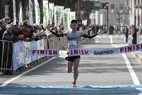 自己ベストで2年ぶりの優勝を飾った塚本秀志選手