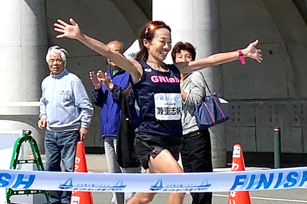 女子優勝は兼重志帆選手。男女とも大会新記録となった