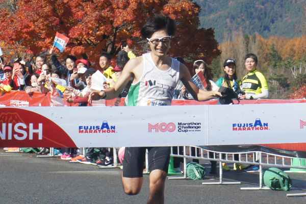 男子優勝の山田祐生さん