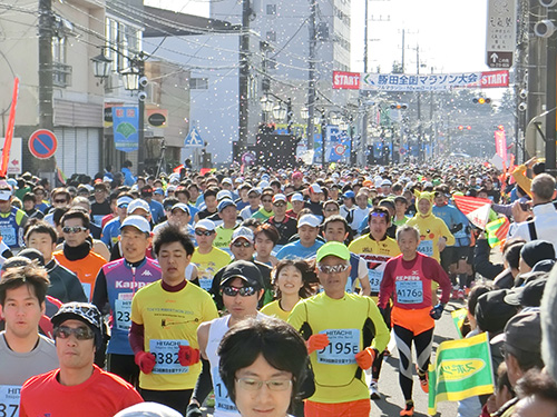 サブ4達成者は男性最多！ 男性43歳イメージ