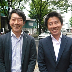 仙台事業所のメンバー。井上事業所長（写真右）と紺野 整部員