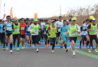 ひとりではなかなかできないレースペースでの30km走が可能！