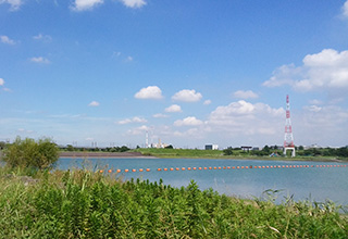 会場は、都心近くにありながら豊かな自然が残る「彩湖・道満グリーンパーク」。1周約5㎞の周回コースです