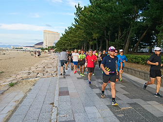 シーサイドももち海浜公園コースをランニング