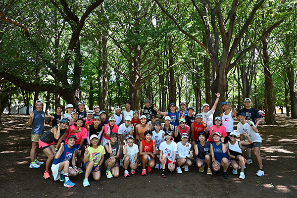 夏場は代々木公園で日帰り合宿を開催。40～50人が参加する