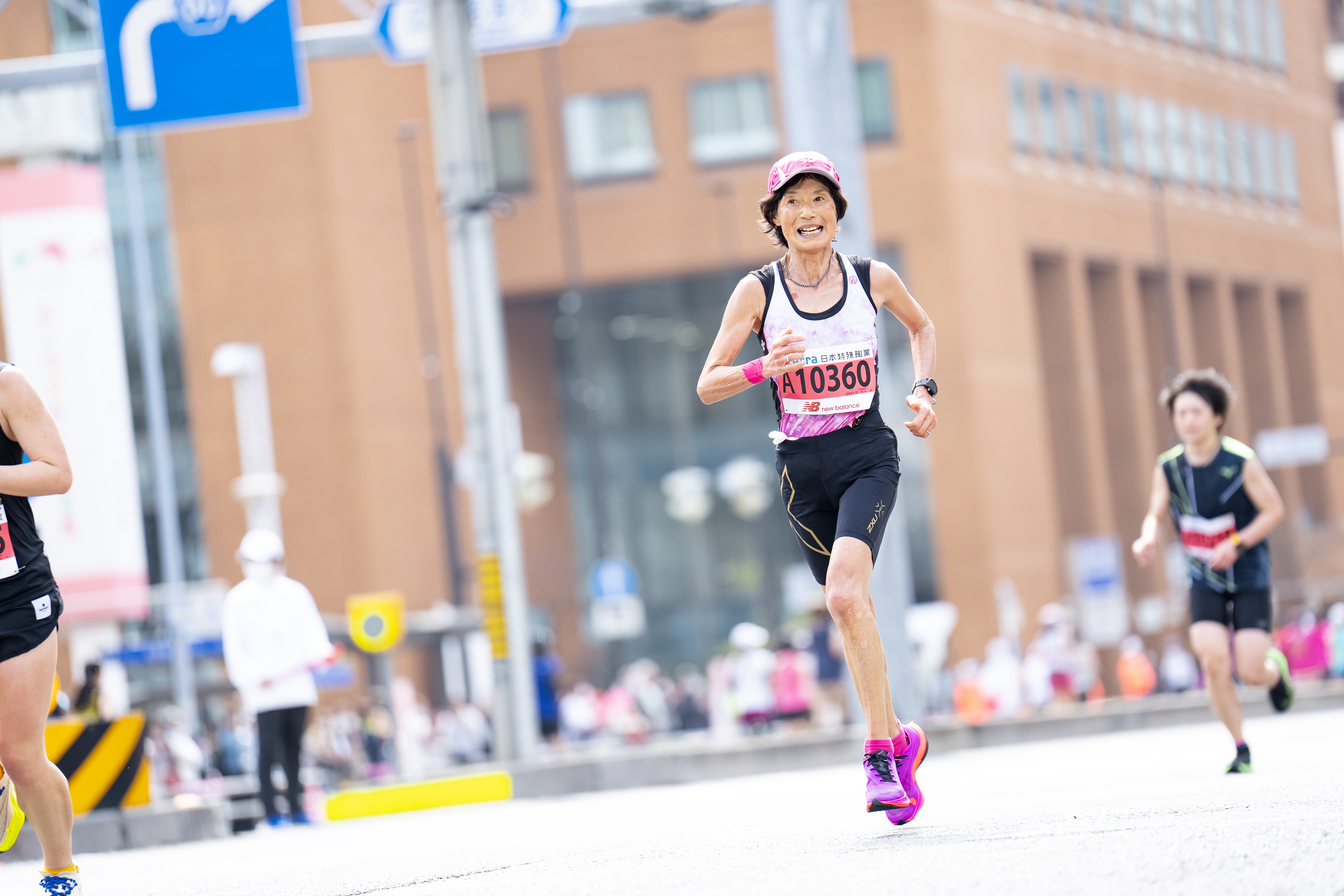 名古屋ウィメンズを走る弓削田さん
