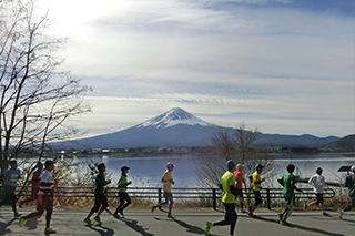 富士山と河口湖の雄大な景色が魅力の富士山マラソン。まだまだエントリー受付中