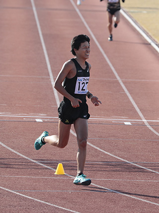 福岡国際マラソンでラストスパートをかける川内鮮輝さん