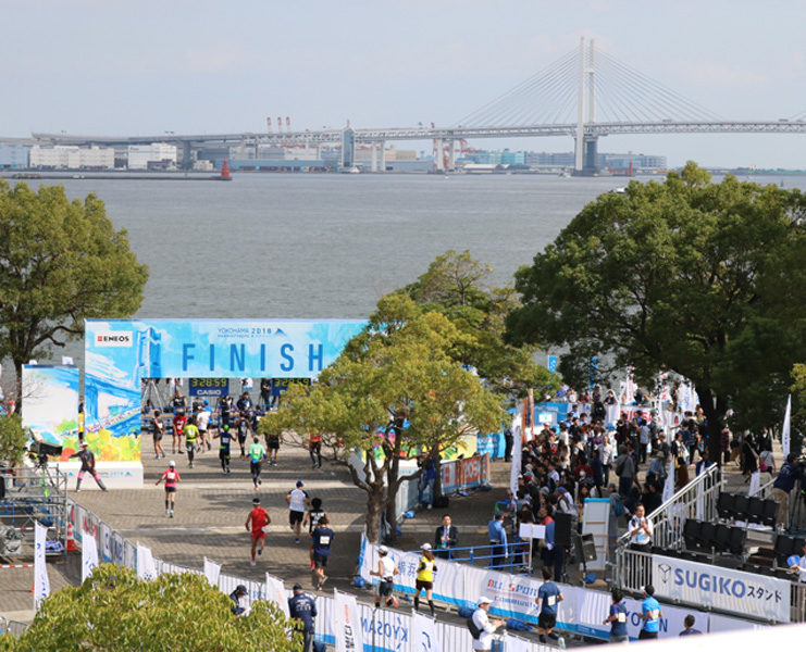 ゴールはパシフィコ横浜。奥に見える橋はベイブリッジ