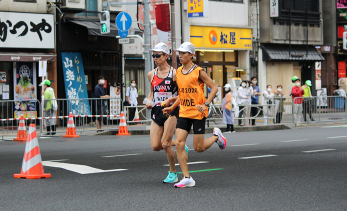 伴走を務めた矢嶋選手は今年のニューイヤー駅伝で7区を走った実業団選手（写真／寺山浩美）