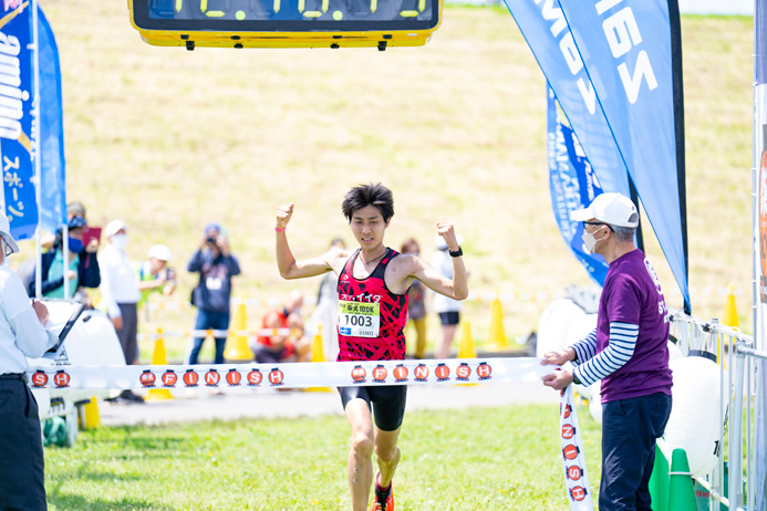 世界選手権で優勝した岡山春紀選手（写真は柴又100k）