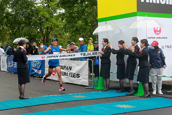 2時間22分11秒で優勝した原田拓さん（写真／大会事務局提供）