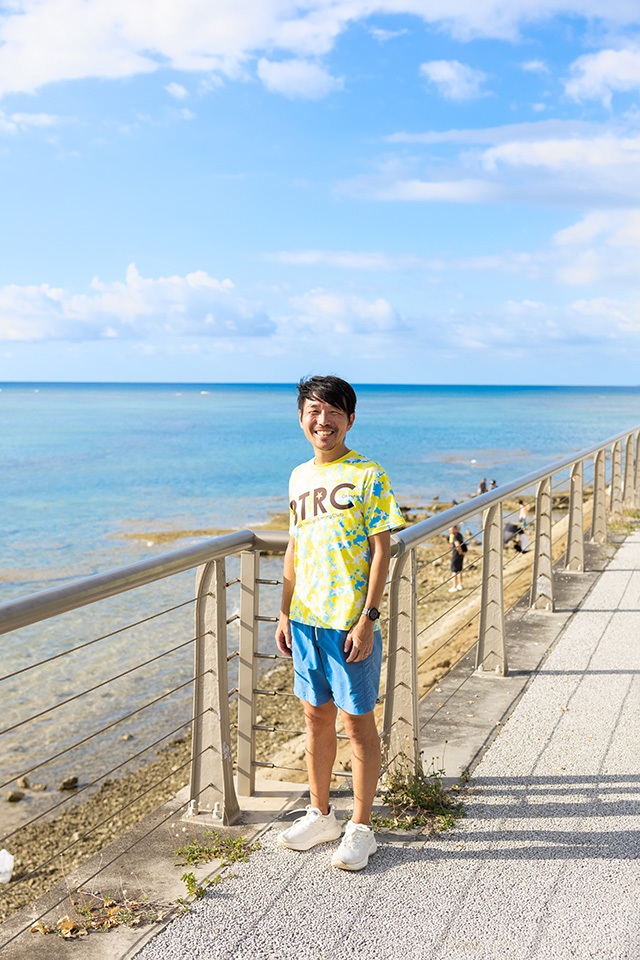 BTRCのチームTシャツを着る倉岡さん