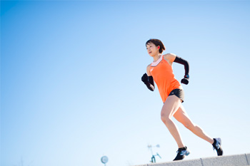 【知っ得】鈴木莉紗さんに安心感を与えてくれる完全ワイヤレスイヤホンとは(PR)