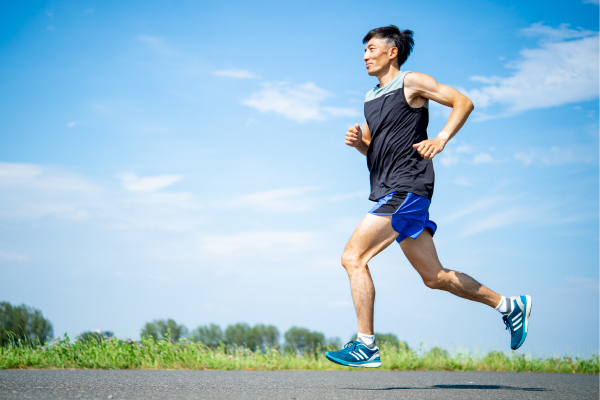 夏は脚を出して軽快に走りたい！軽さにこだわったランニングパンツは爽快なはき心地。