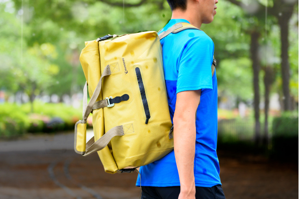 人気のボストンバッグがNEW軽量素材で登場！開け口が大きく開くタイプなので、使いやすさ抜群です。